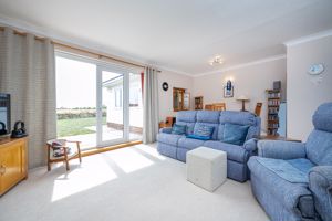 Sitting room/diner- click for photo gallery